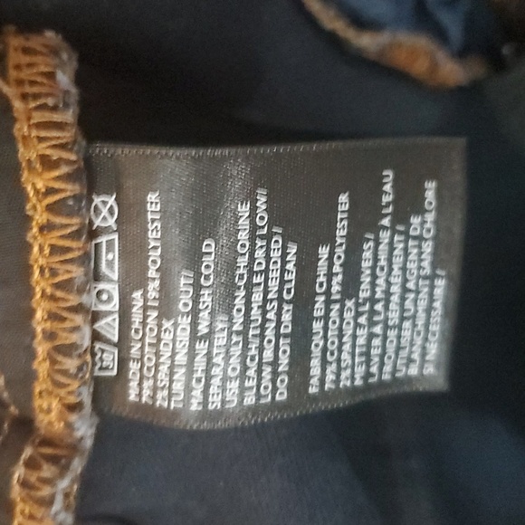 3/$15 BDG High Waisted Jeans Size 28W - Picture 4 of 7